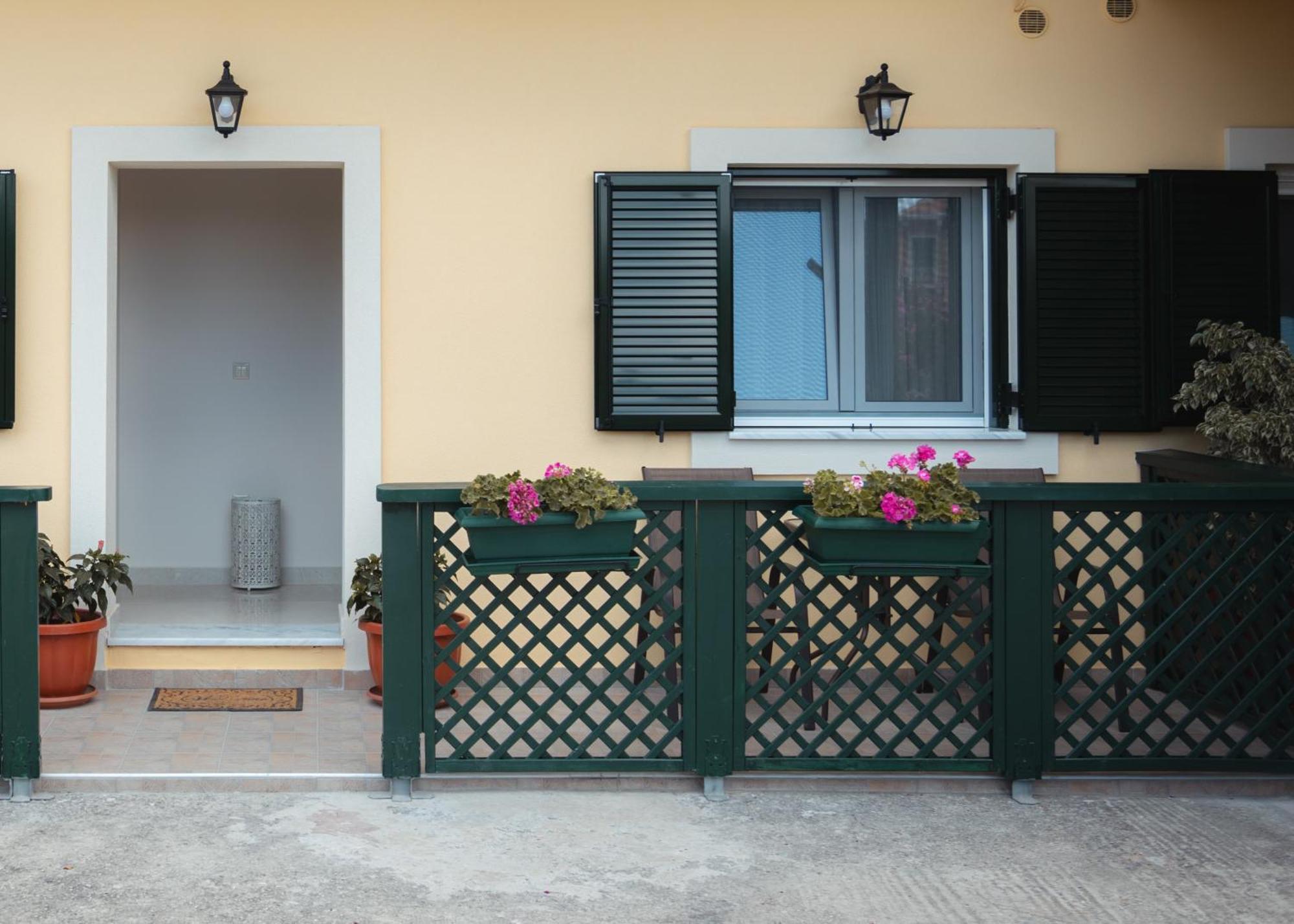 Nostalgia Corfu Town Apartments Екстер'єр фото